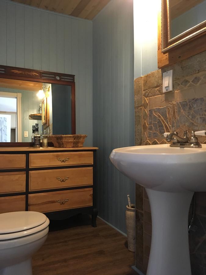 La Chouette Viree Bed & Breakfast Grandes Bergeronnes Bagian luar foto