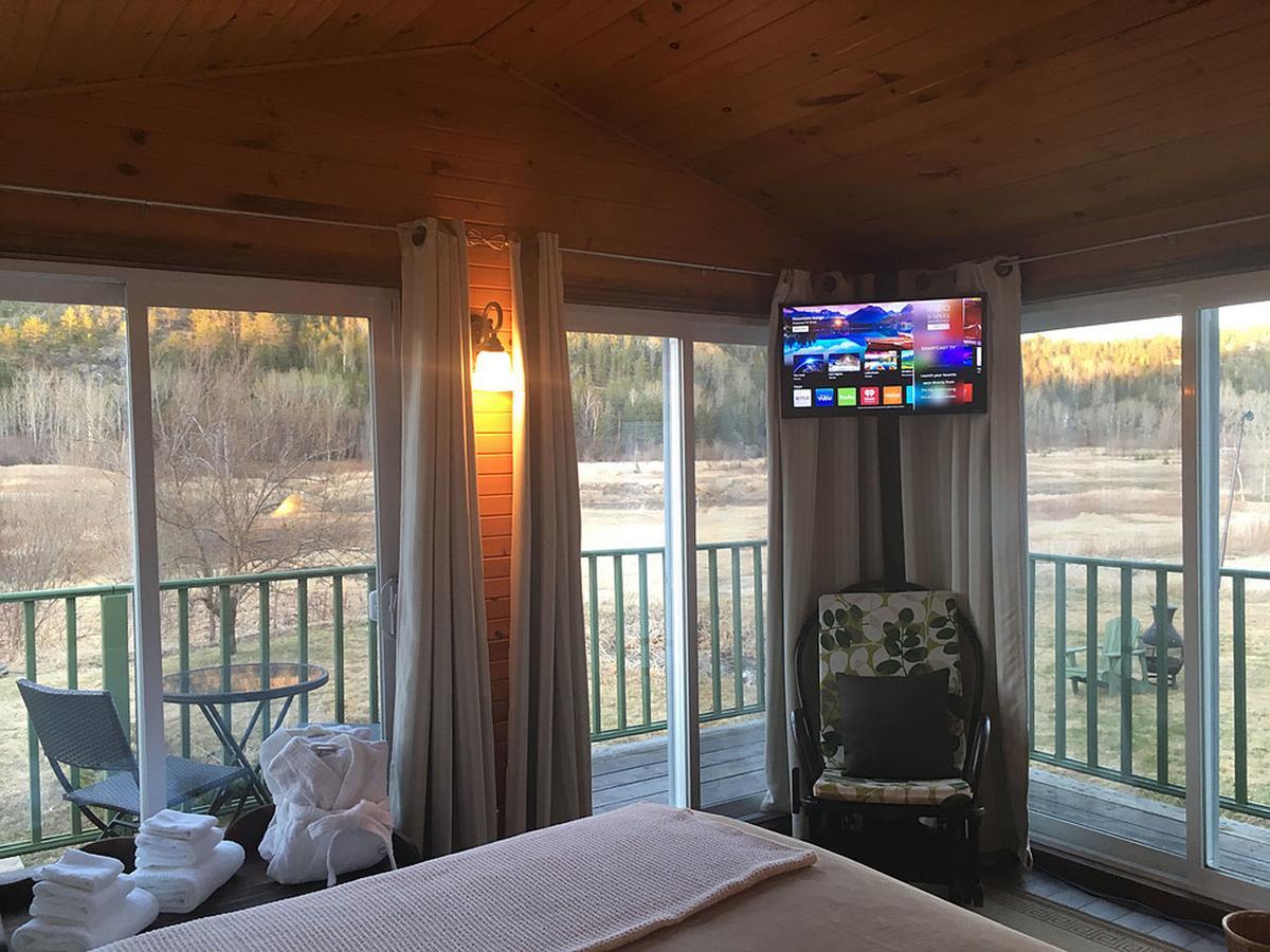 La Chouette Viree Bed & Breakfast Grandes Bergeronnes Bagian luar foto