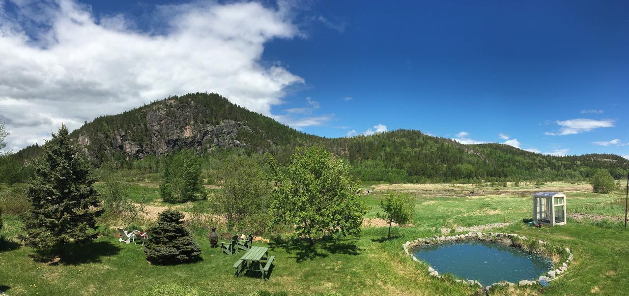 La Chouette Viree Bed & Breakfast Grandes Bergeronnes Bagian luar foto